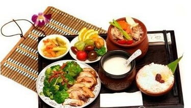 古色傳香 2014年快餐行業(yè)的傳統(tǒng)韻味與現(xiàn)代服務(wù)革新