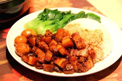 哈鹵鹵汁飯加盟快餐店服務(wù)特征與自助餐廳服務(wù)的對比分析